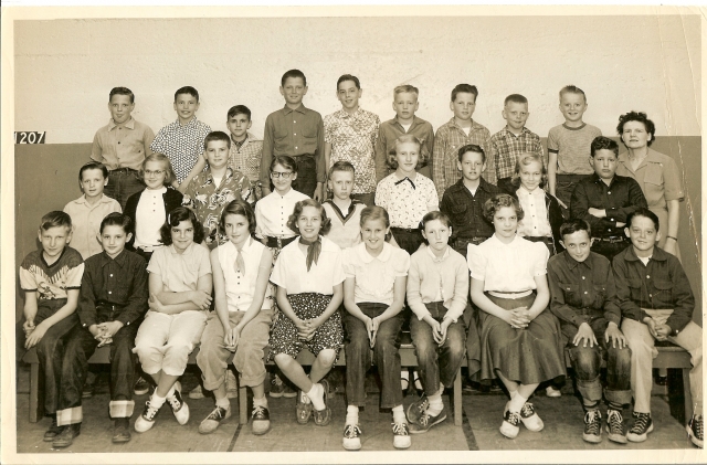 Oak Knoll Elementary
5th Grade  1955 
Mrs. Sanders
