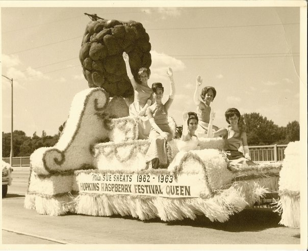 Sue Sheets at top; Cheryl Hyer middle-left; Margie (Maggie) Dau middle-right; Cheryl Leddy front-left. Sorry I dont remember the person in the front, right corner!
Summer 1962 Raspberry Parade